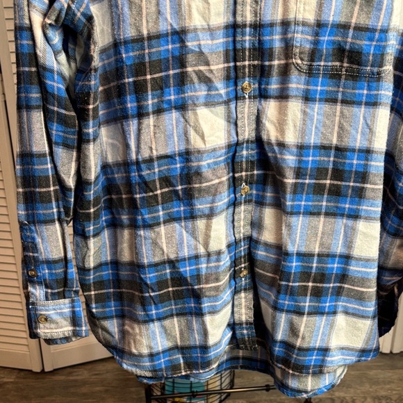 American Eagle Outfitters Boyfriend fit Button Up Shirt - Picture 3 of 6